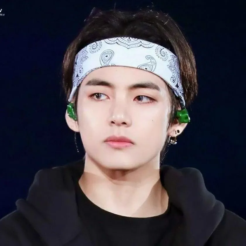 A moment captured by V (BTS)'s fan