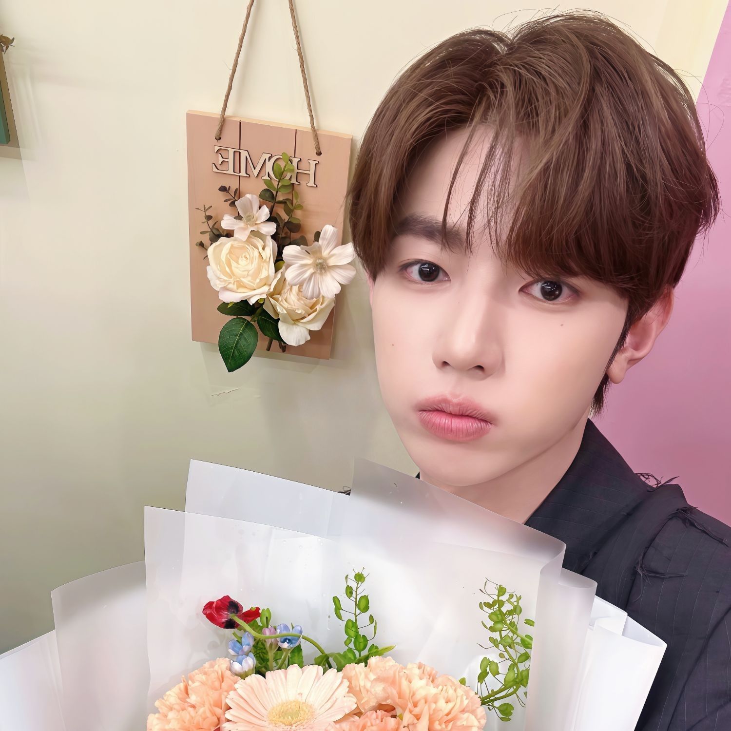 Behind-the-scenes cut of Zhang Hao (ZEROBASEONE)