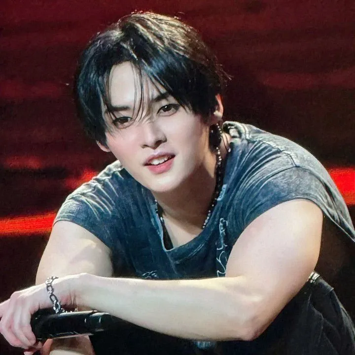 Momen yang diabadikan oleh penggemar Lee Know (Stray Kids)