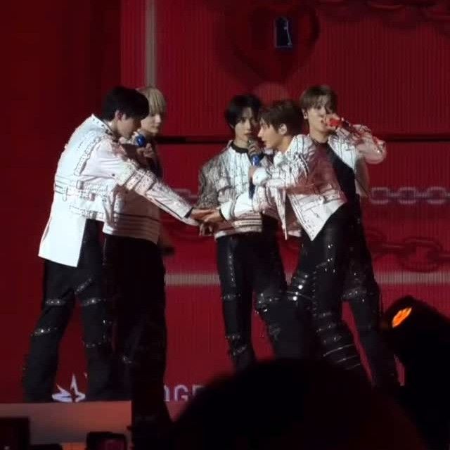 투모로우바이투게더의 최신 사진