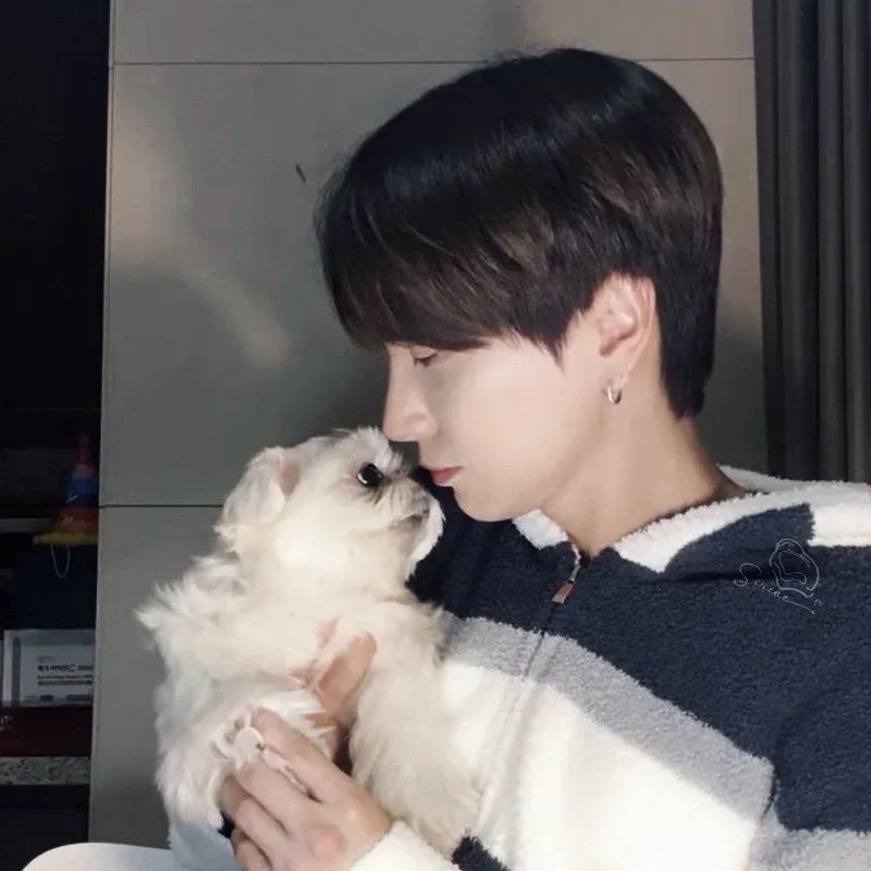 Recent activity shot of Leeteuk (Super Junior)