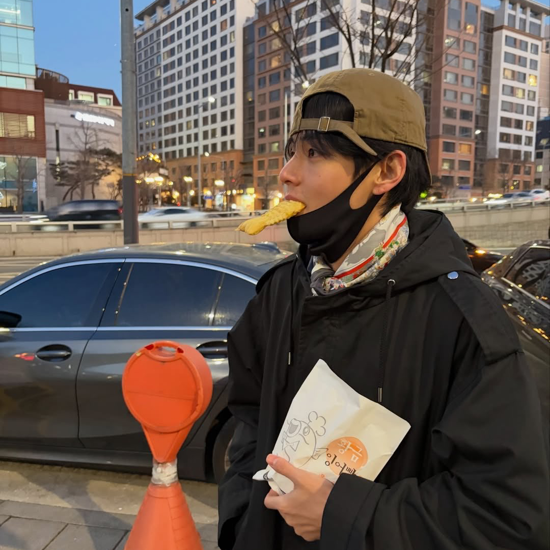 Recent activity shot of V (BTS)