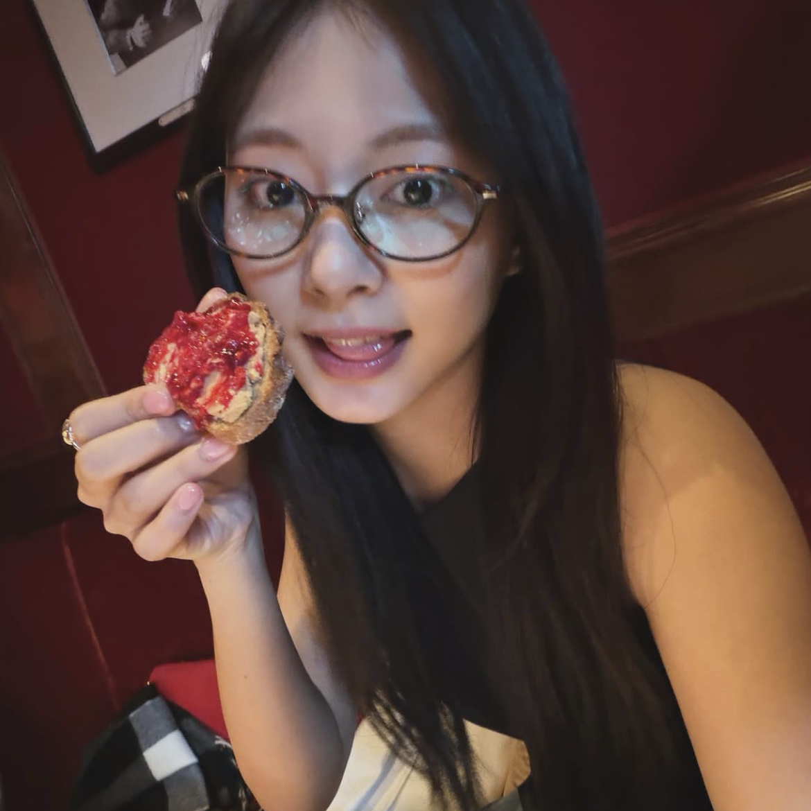 쯔위 (TWICE) 최근 활동샷