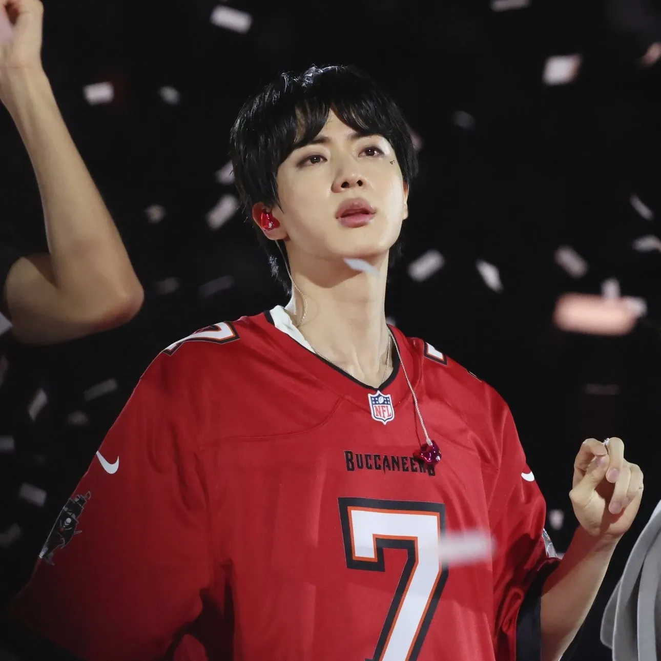 Foto aktivitas terbaru Jin (BTS)