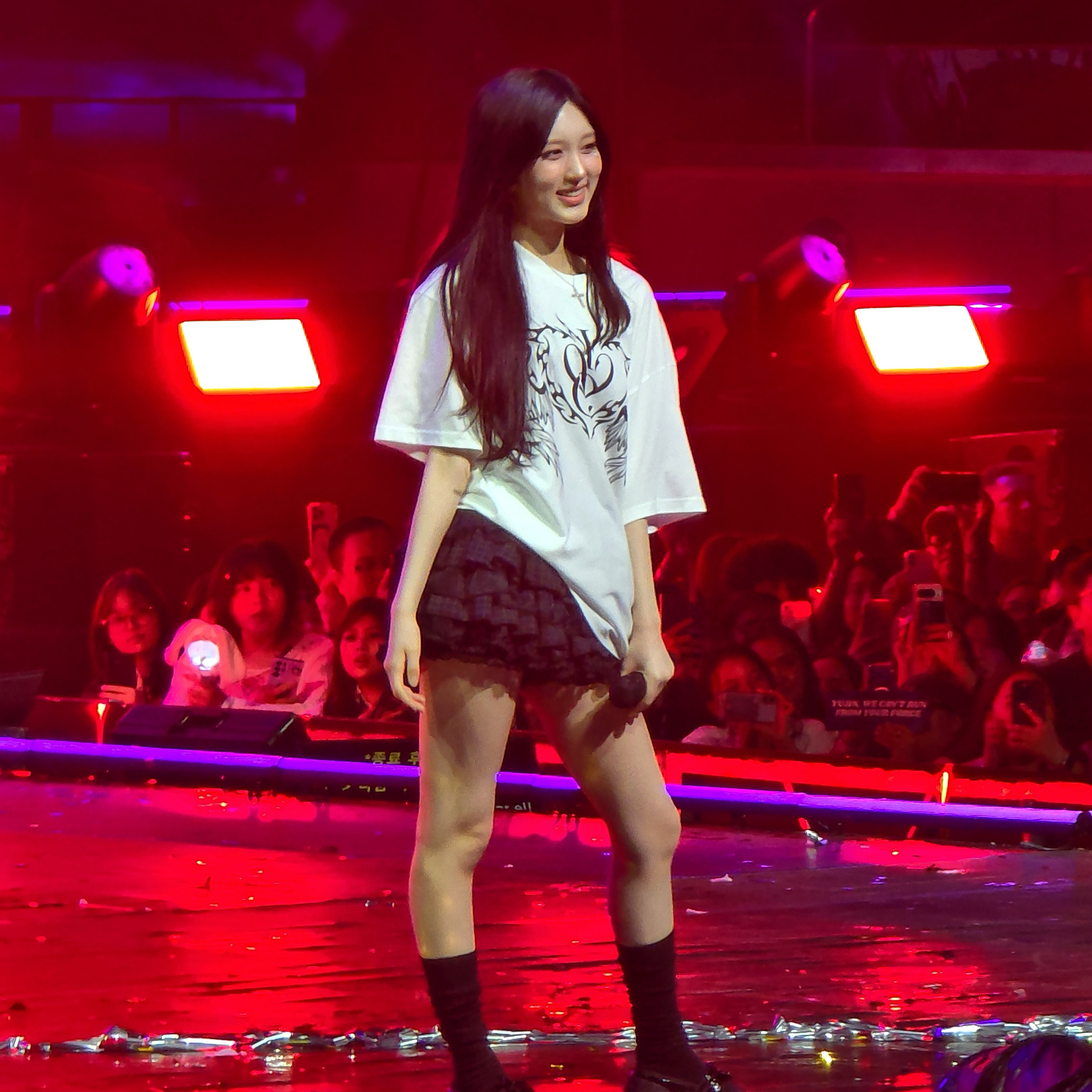 Behind-the-scenes cut of IVE