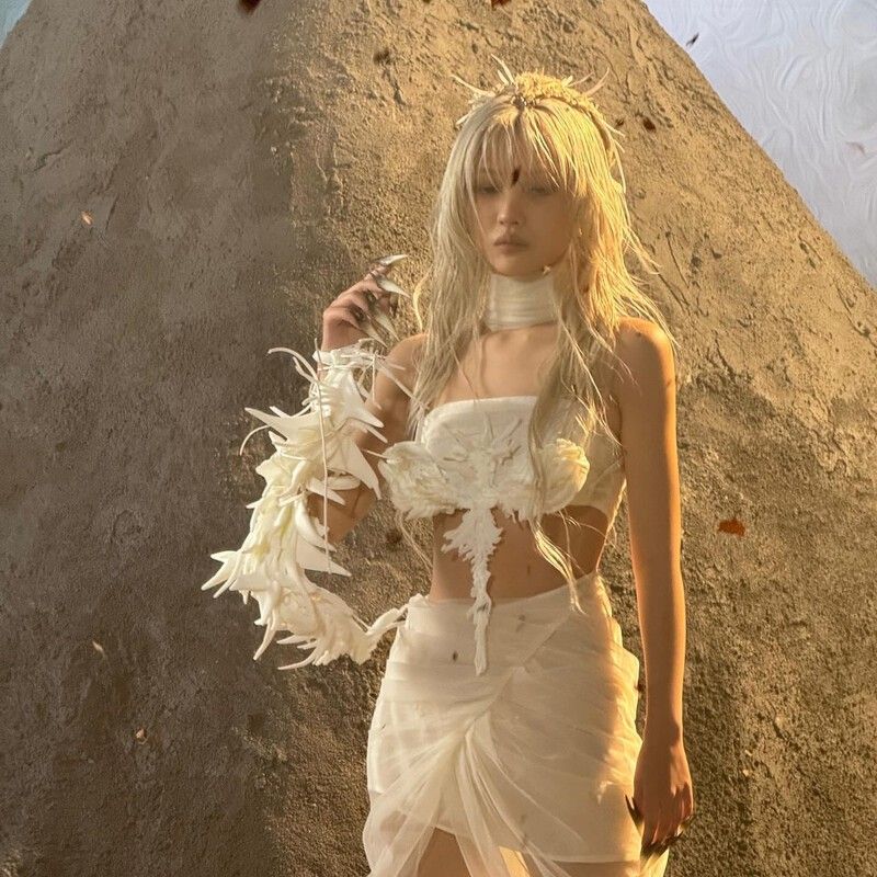 Behind-the-scenes cut of Soyeon (i-dle)