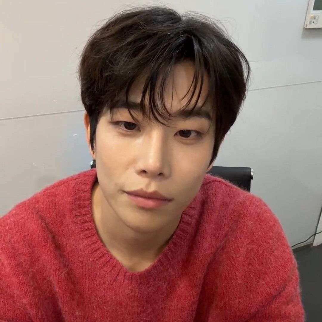 Behind-the-scenes cut of MJ (ASTRO)