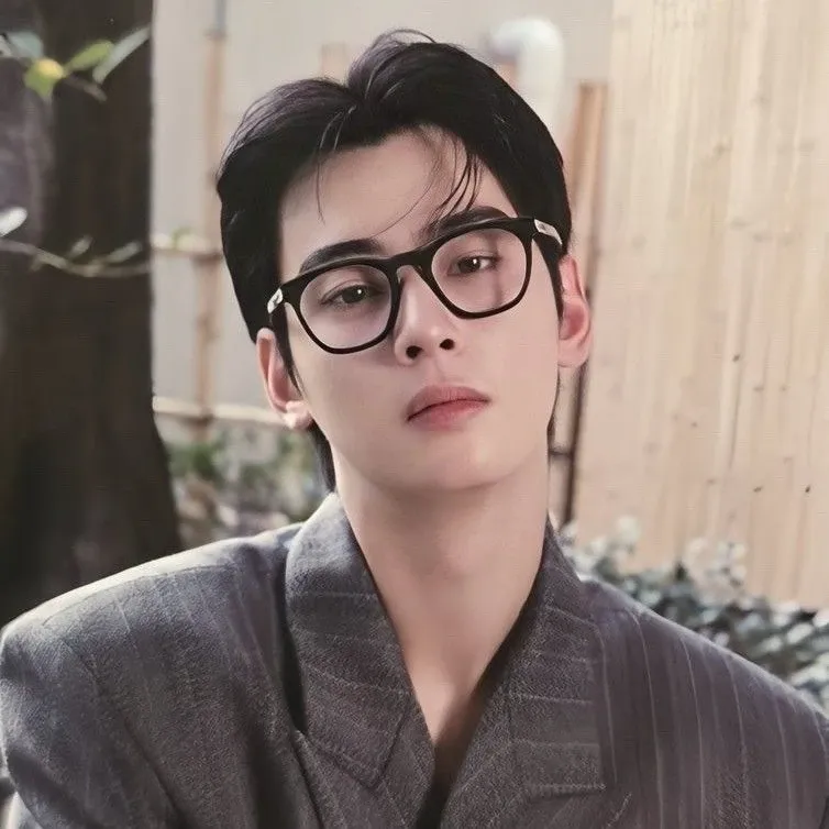 Recent activity shot of Eunwoo (ASTRO)