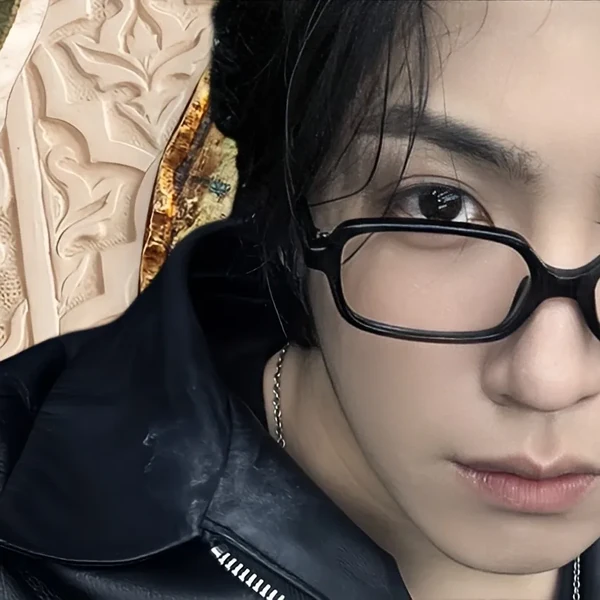 우석 (펜타곤)의 매력을 담은 최애돌 대표 사진