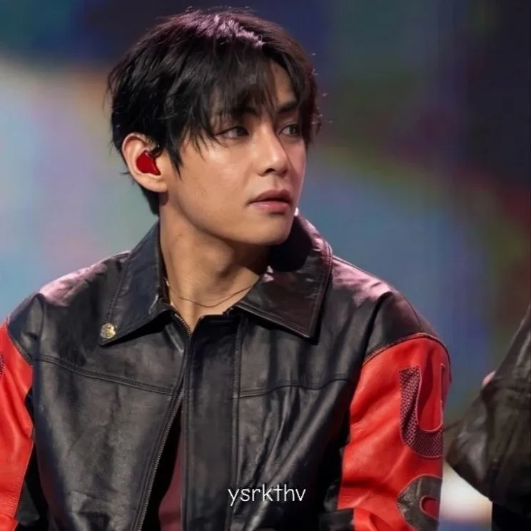 V (BTS)の最新写真