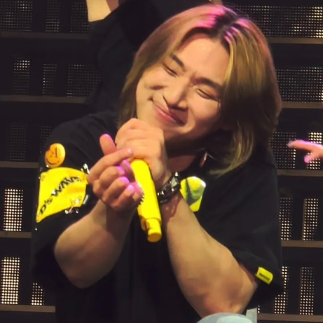 大声 (BIGBANG)的最新活动照片