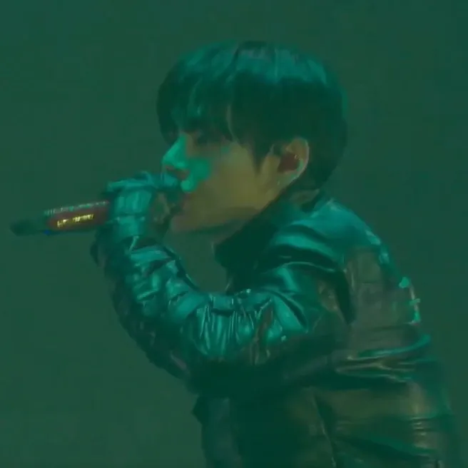 V (防弹少年团)粉丝拍下的瞬间