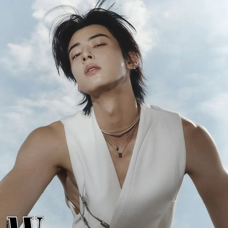 Recent activity shot of Eunwoo (ASTRO)