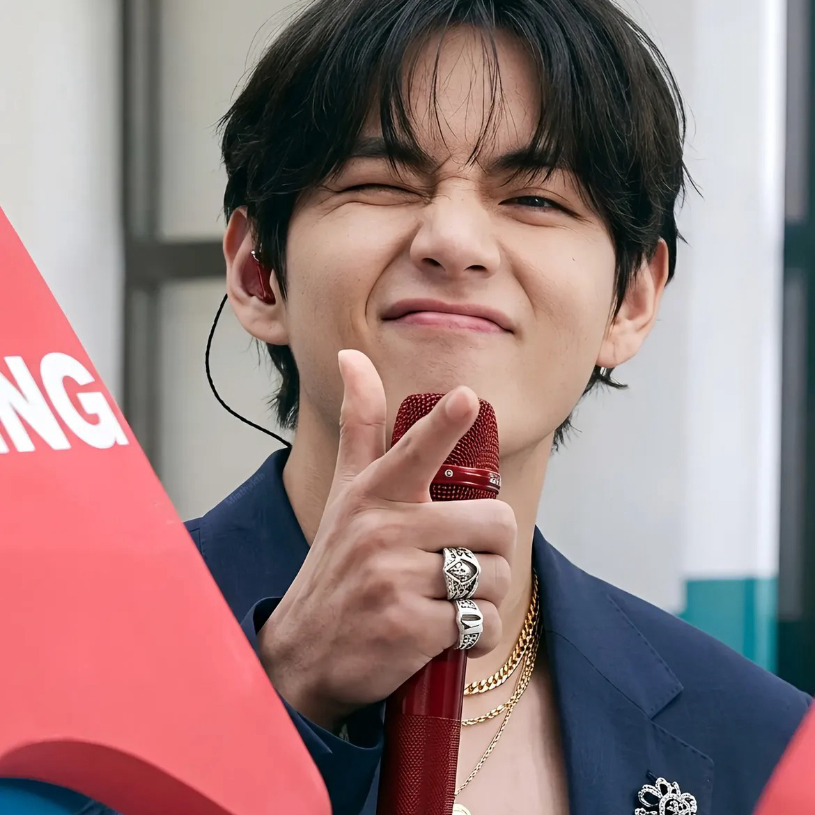 Momen yang diabadikan oleh penggemar V (BTS)