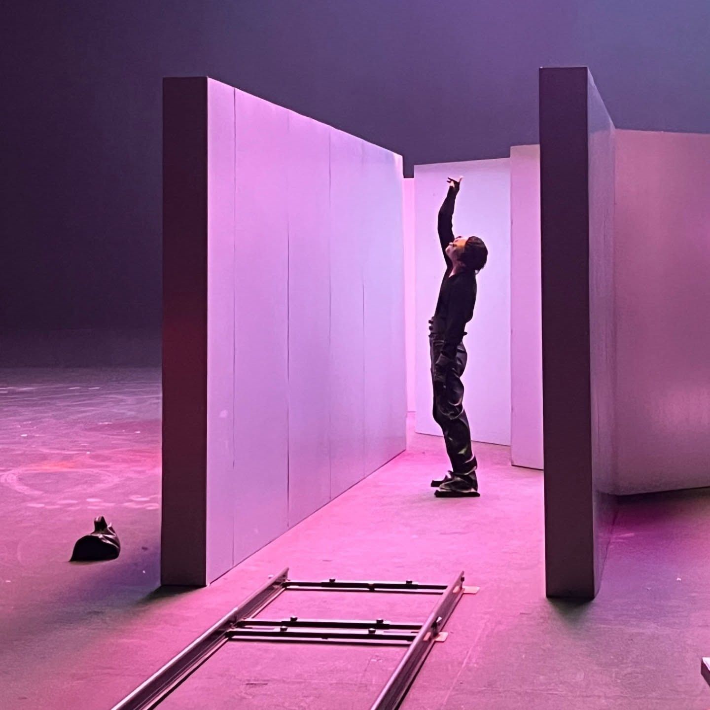 Behind-the-scenes cut of BTS