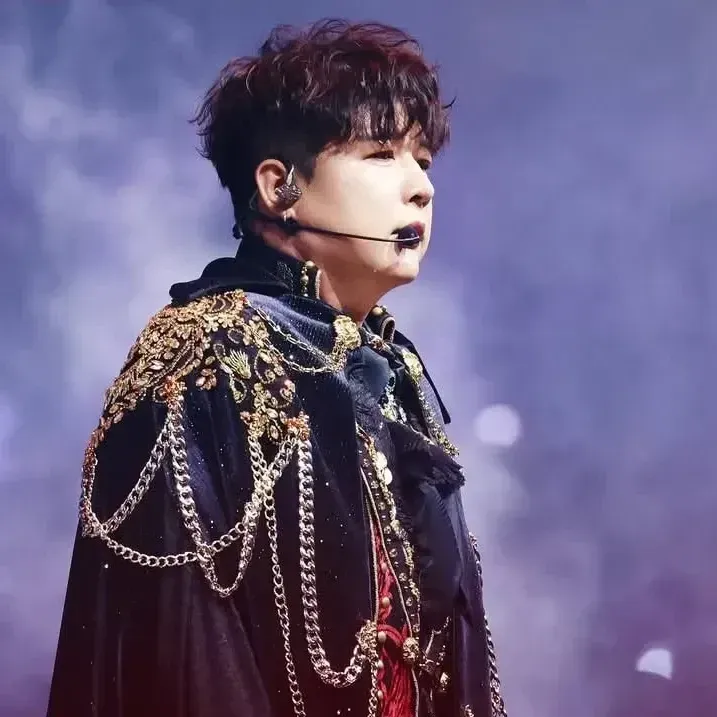 Latest photo of Shindong (Super Junior)