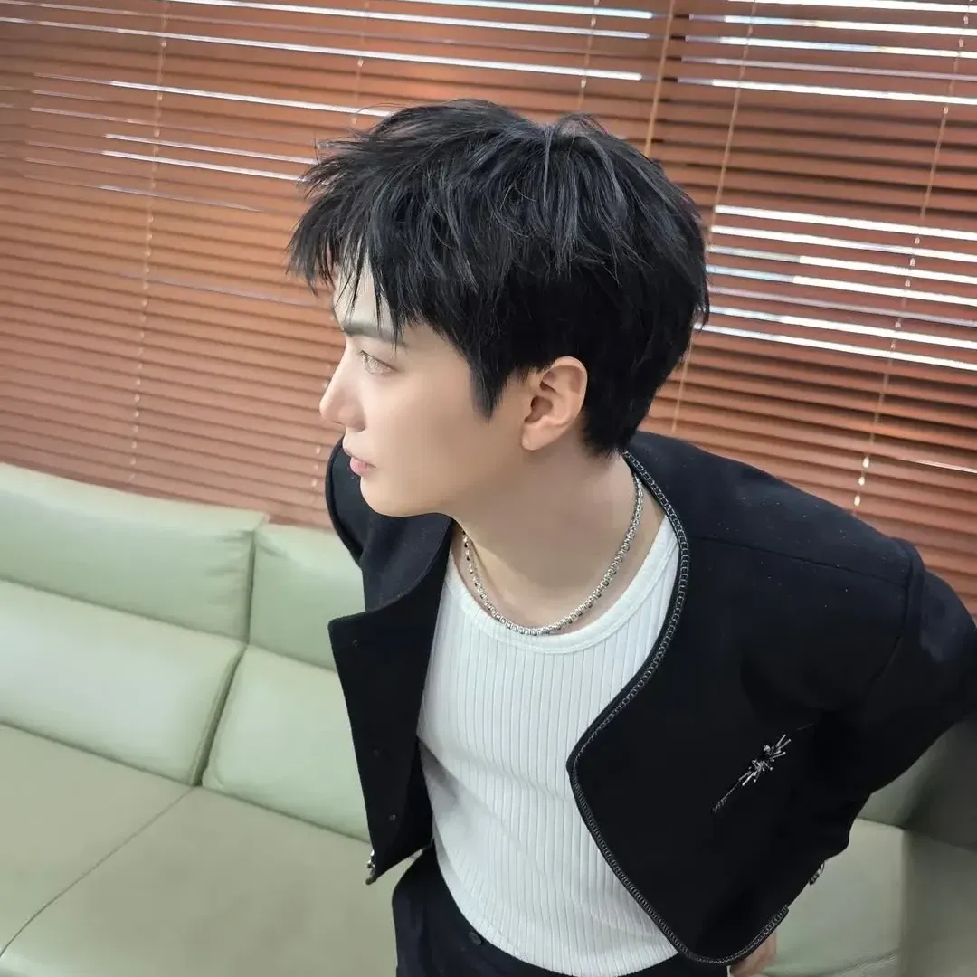 A moment captured by Kim Jonghyeon's fan
