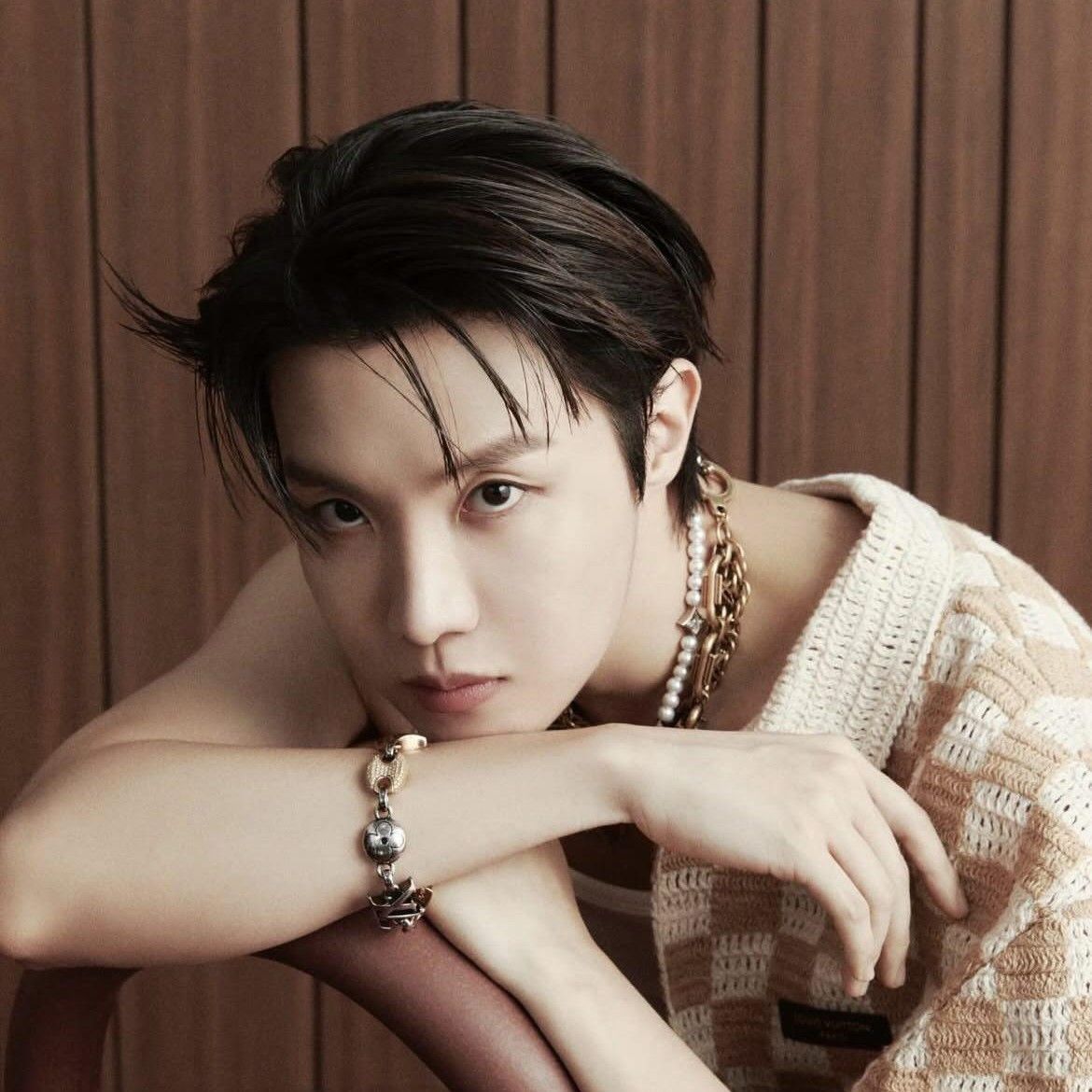 Momen yang diabadikan oleh penggemar j-hope (BTS)