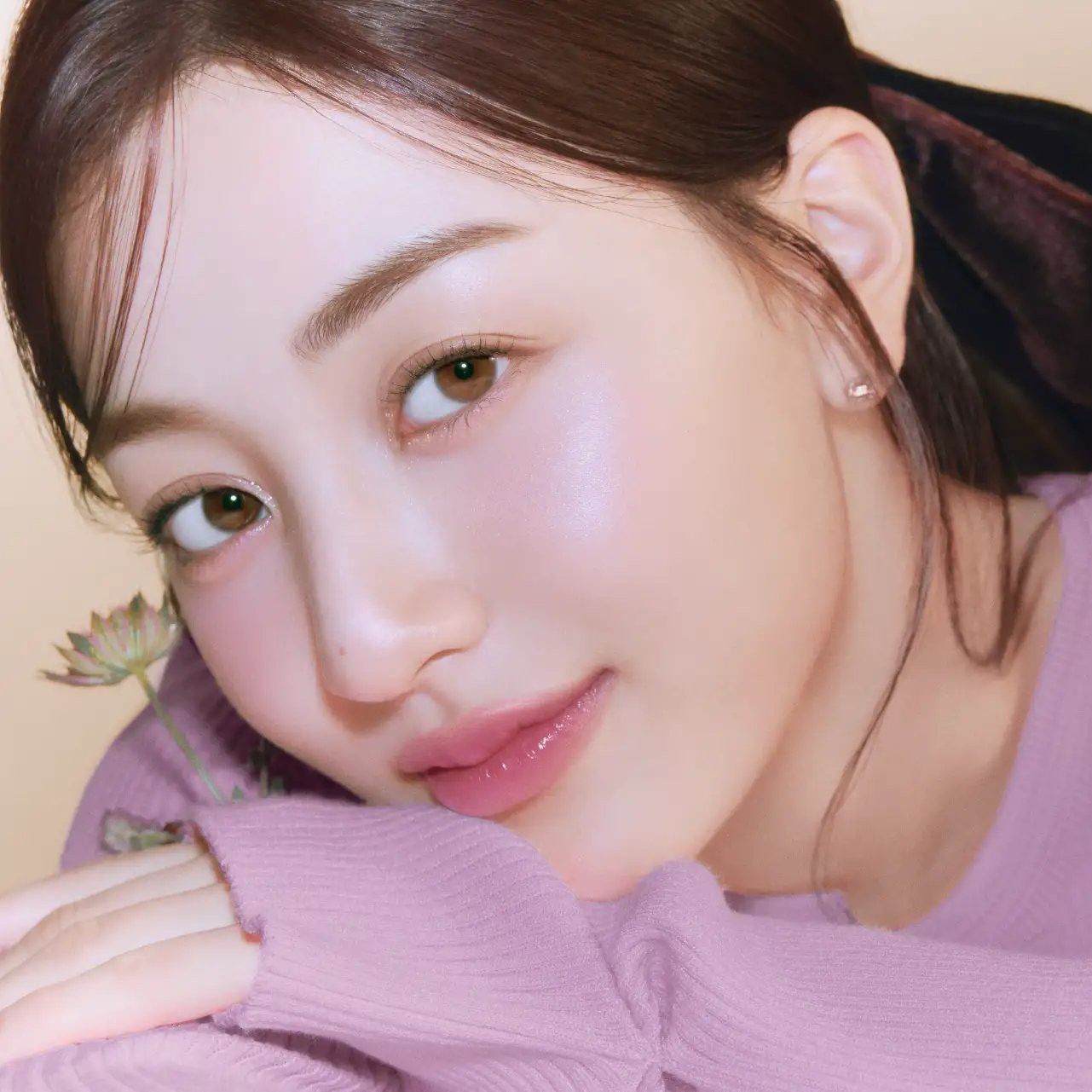 Behind-the-scenes cut of Jihyo (TWICE)