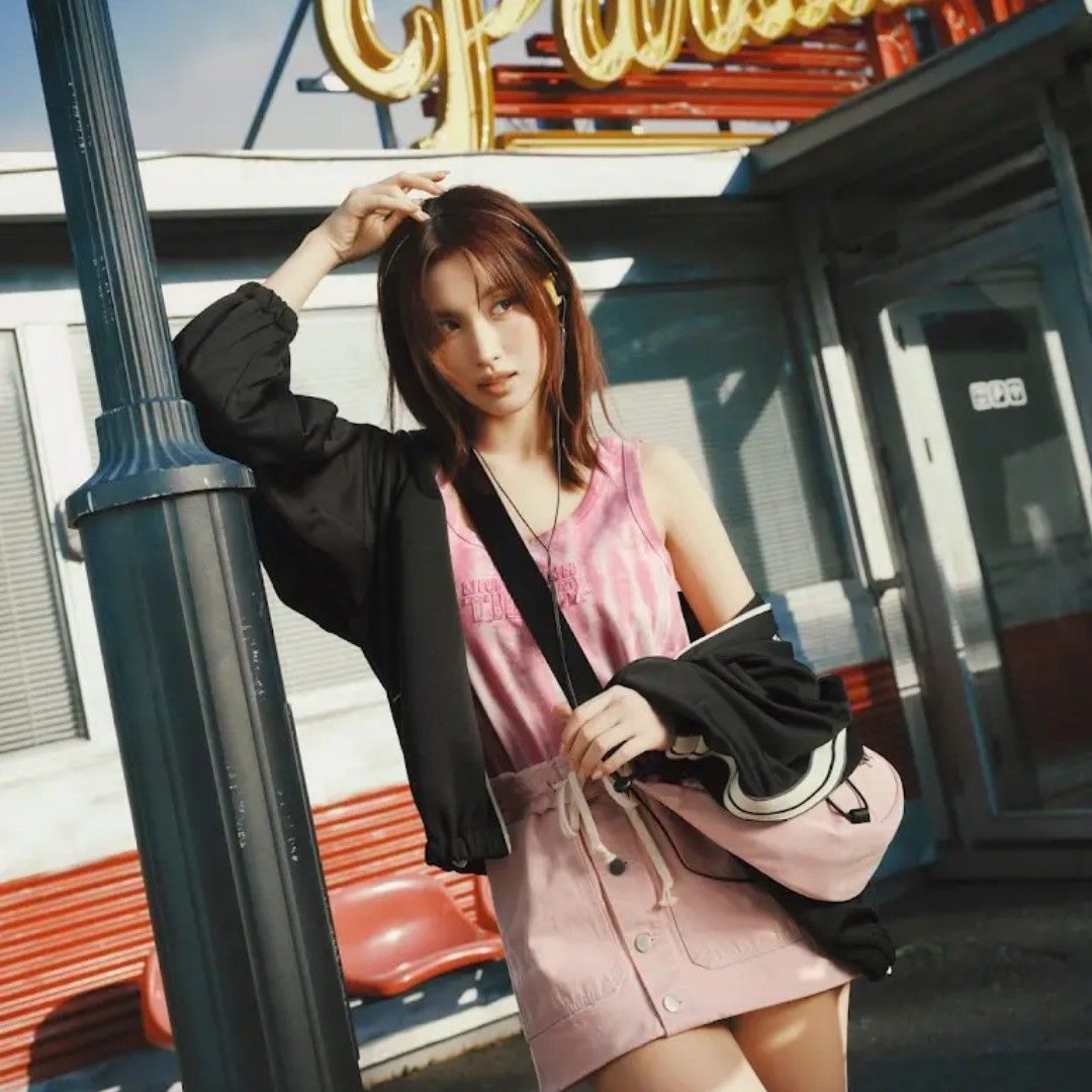 Momo (TWICE)的最新活動照片