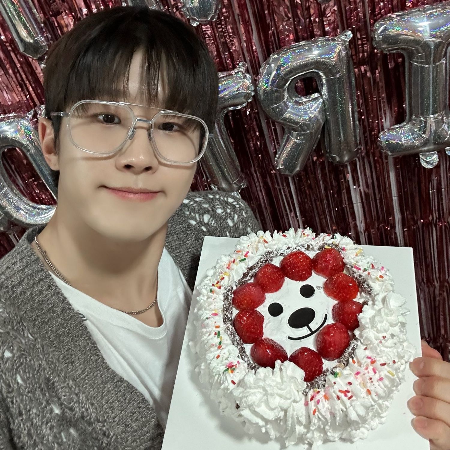 Posting K-POP populer yang disukai penggemar