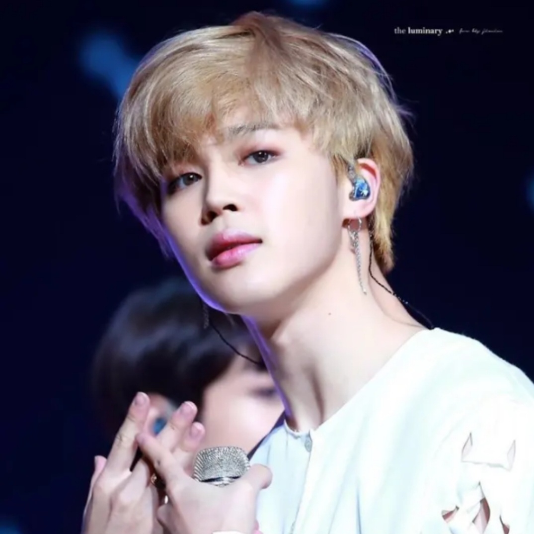 Foto aktivitas terbaru Jimin (BTS)
