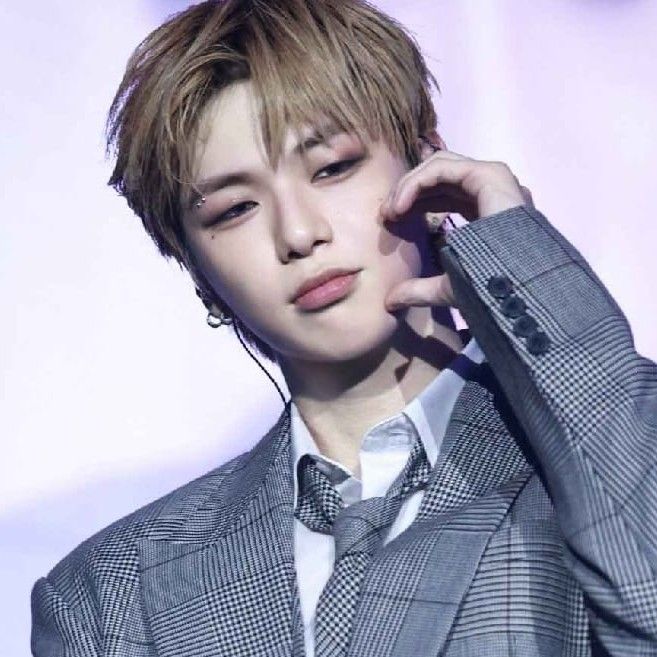 강다니엘 최근 활동샷