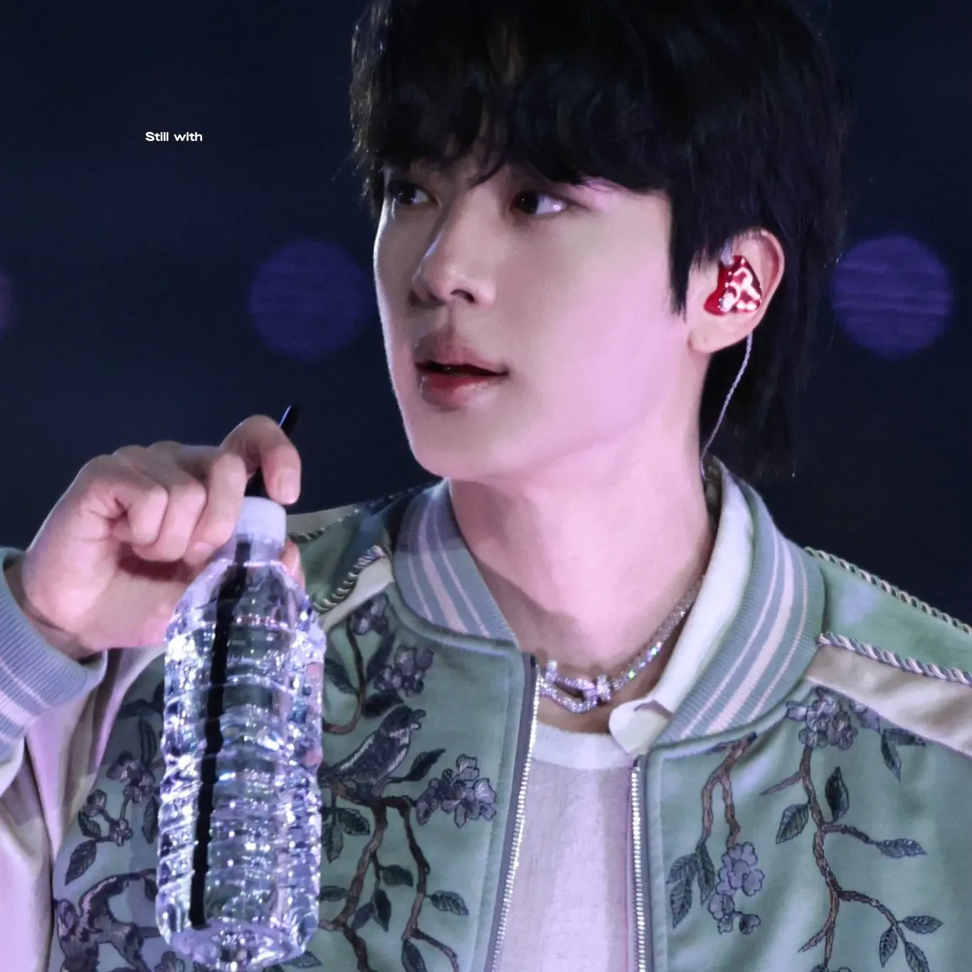 진 (방탄소년단)의 비하인드 컷