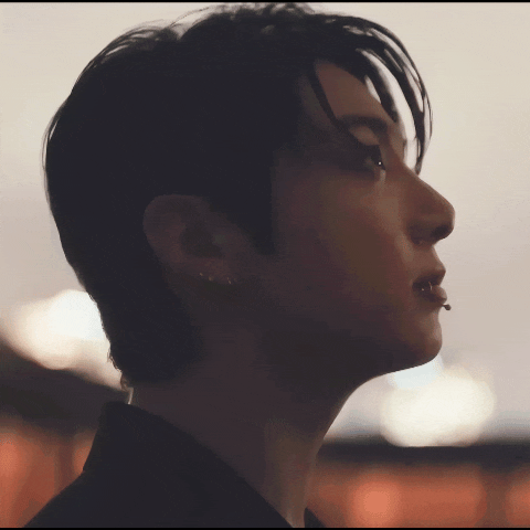 Foto aktivitas terbaru Jungkook (BTS)