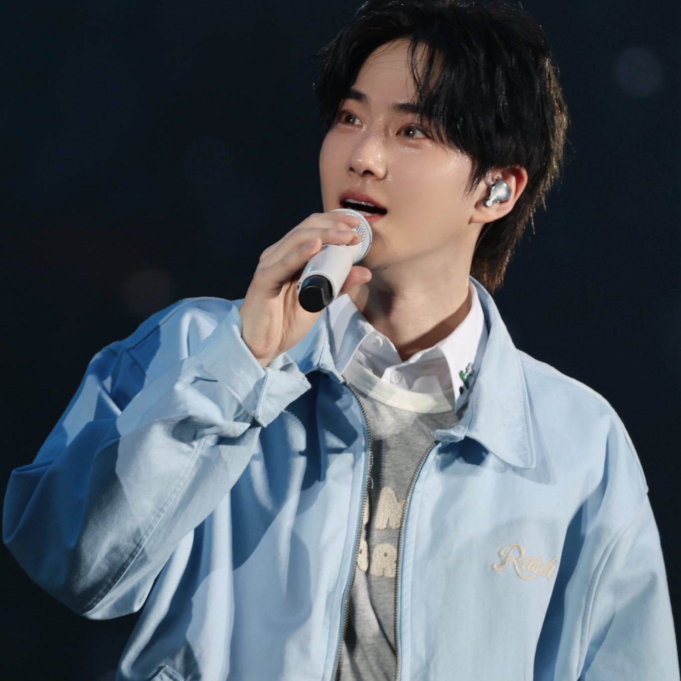 Suho (EXO)的最新活动照片