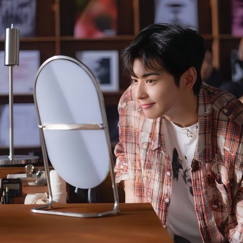 Latest photo of Eunwoo (ASTRO)