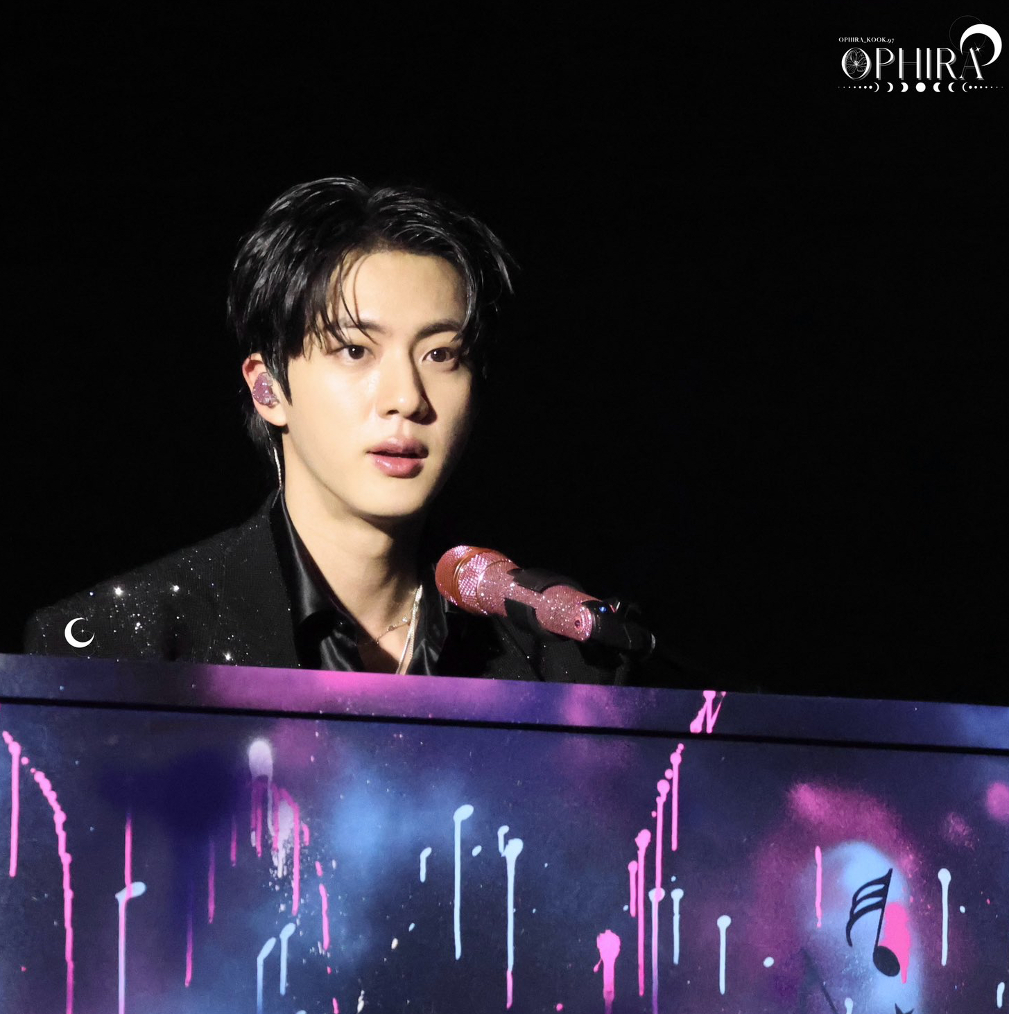 Foto aktivitas terbaru Jin (BTS)