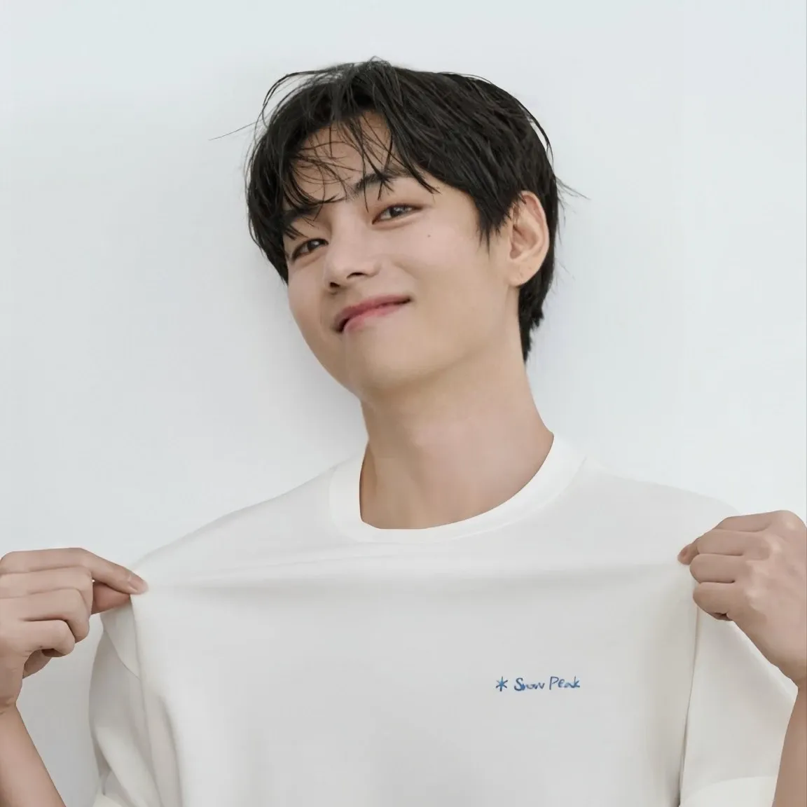 Foto terbaru V (BTS)