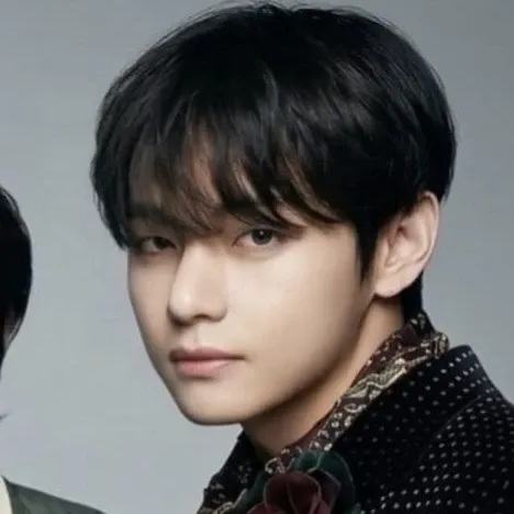 Foto aktivitas terbaru V (BTS)