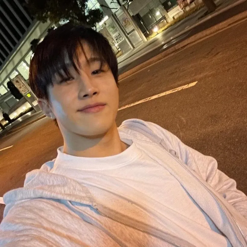 Latest photo of Jinjin (ASTRO)