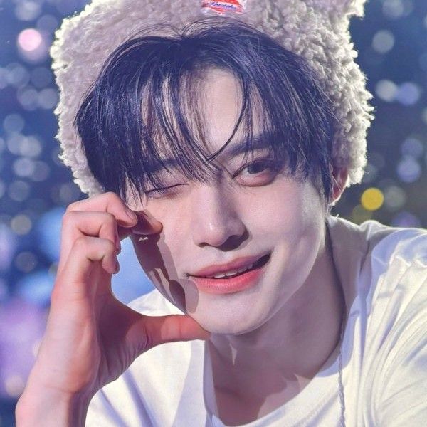 A moment captured by Kim Jiwoong (ZEROBASEONE)'s fan