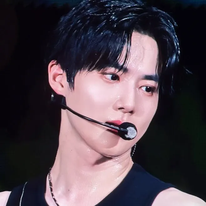 Behind-the-scenes cut of Suho (EXO)