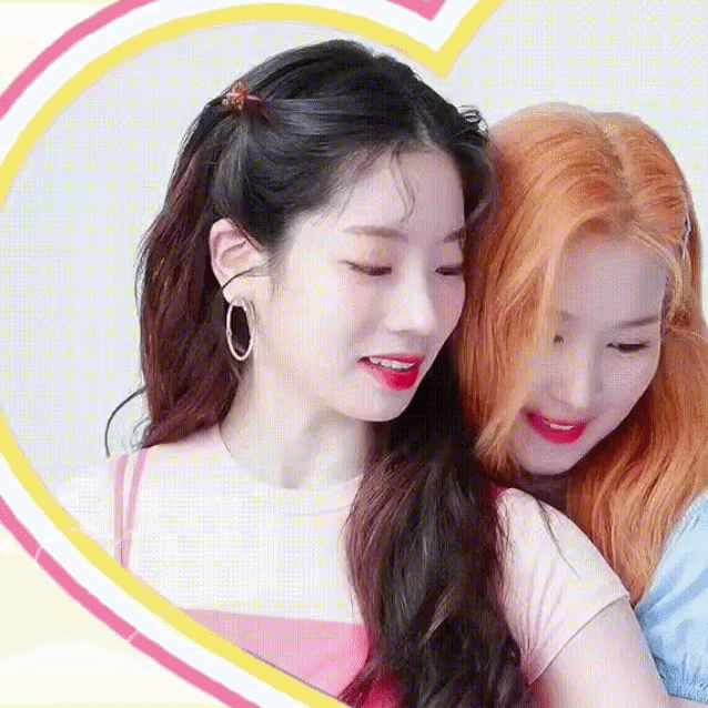 Potret di balik layar Sana (TWICE)
