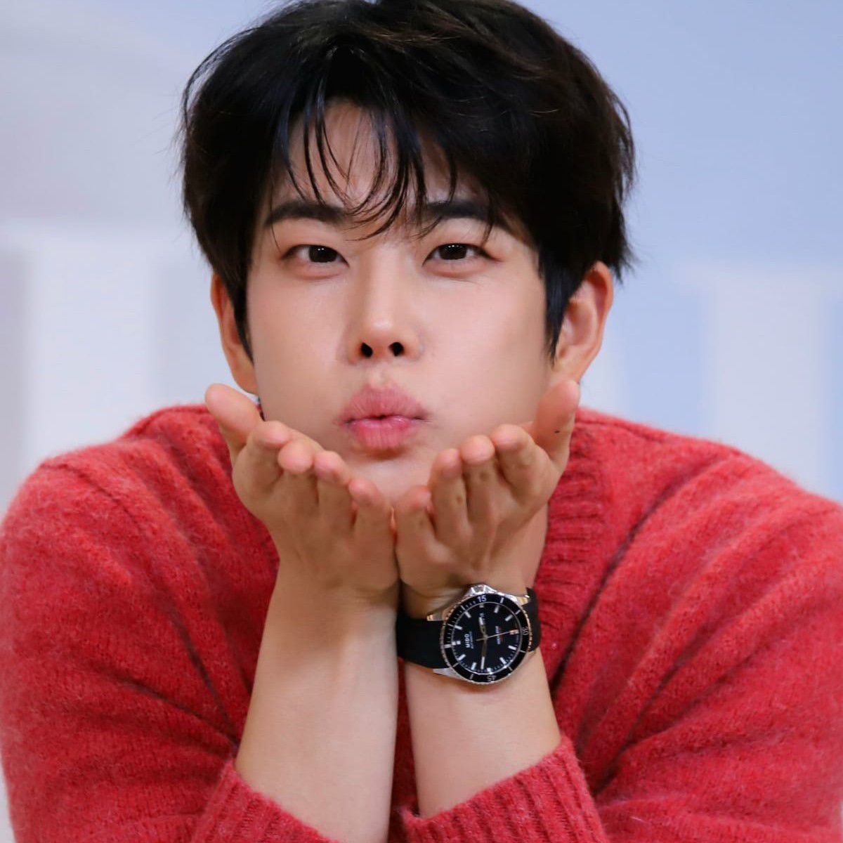 아스트로의 최신 사진