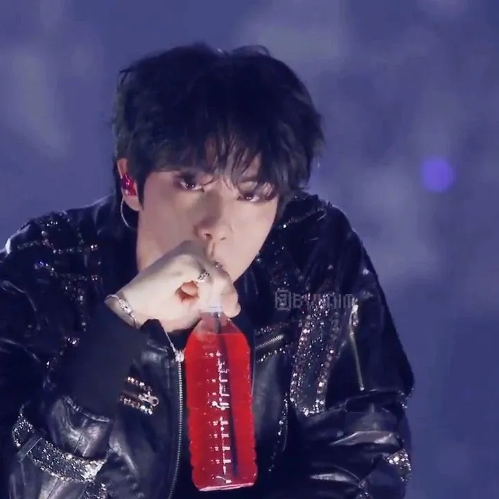 Momen yang diabadikan oleh penggemar Jin (BTS)