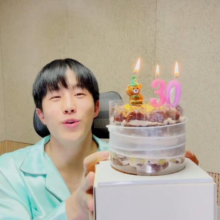 A moment captured by Jinjin (ASTRO)'s fan