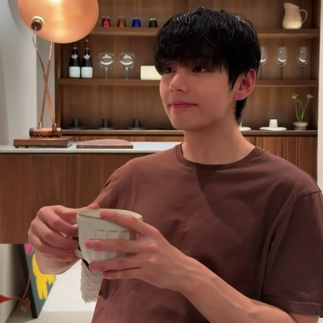 A moment captured by V (BTS)'s fan