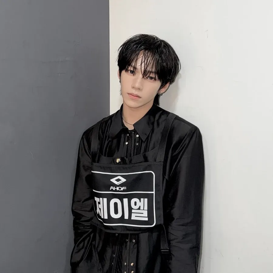 Latest photo of JL (AHOF)