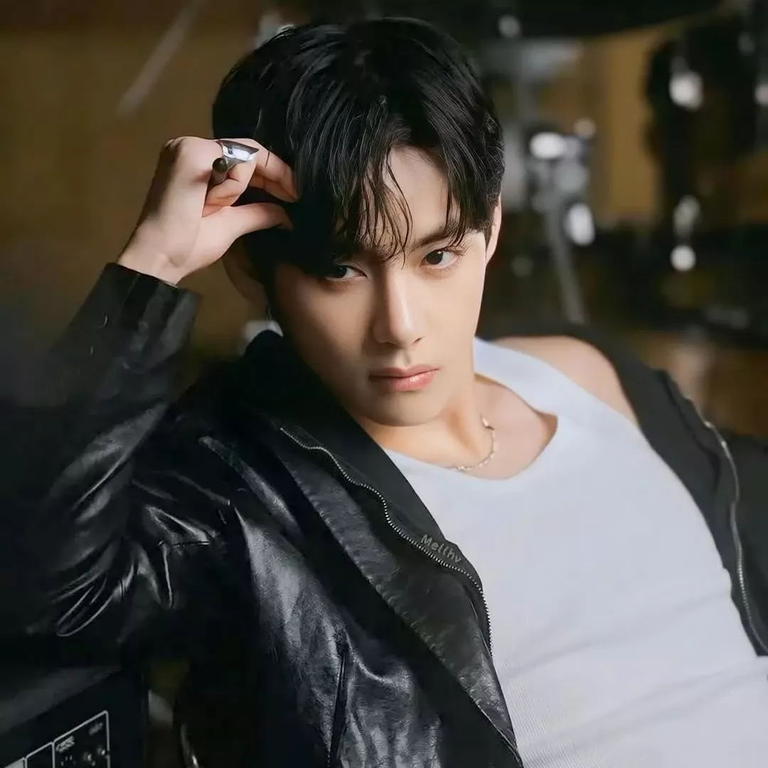 Foto terbaru V (BTS)