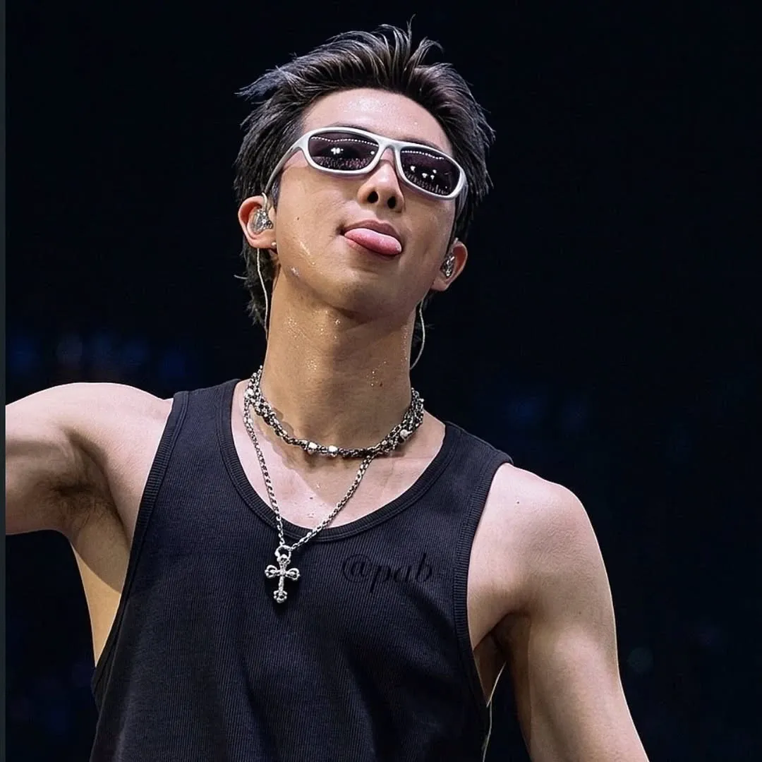 Momen yang diabadikan oleh penggemar RM (BTS)