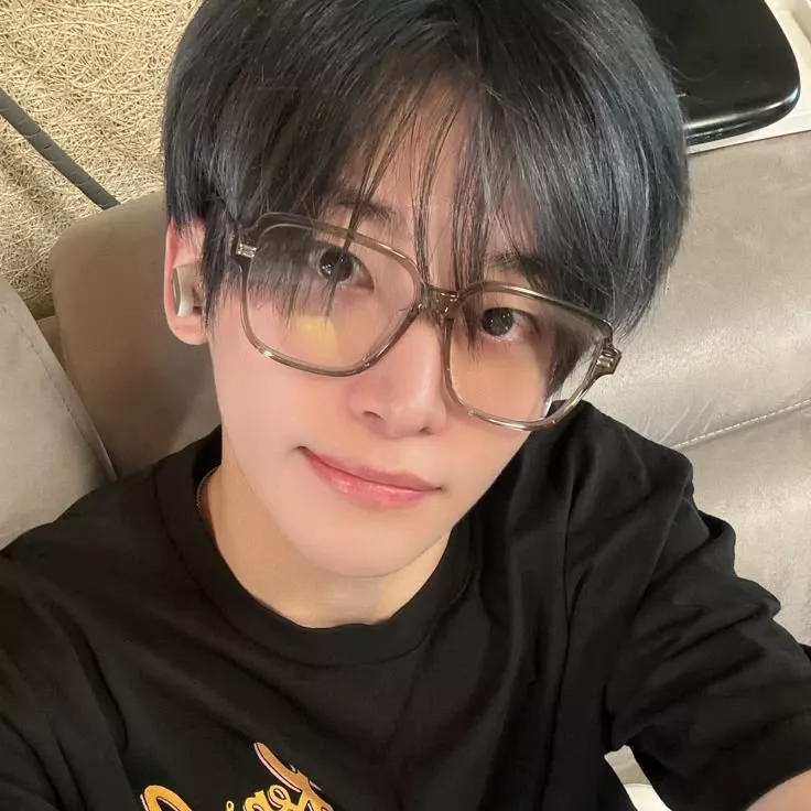 Recent activity shot of Jungmo (CRAVITY)