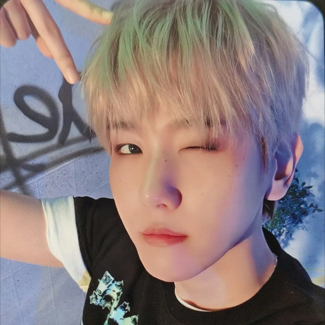 A moment captured by Baekhyun (EXO)'s fan