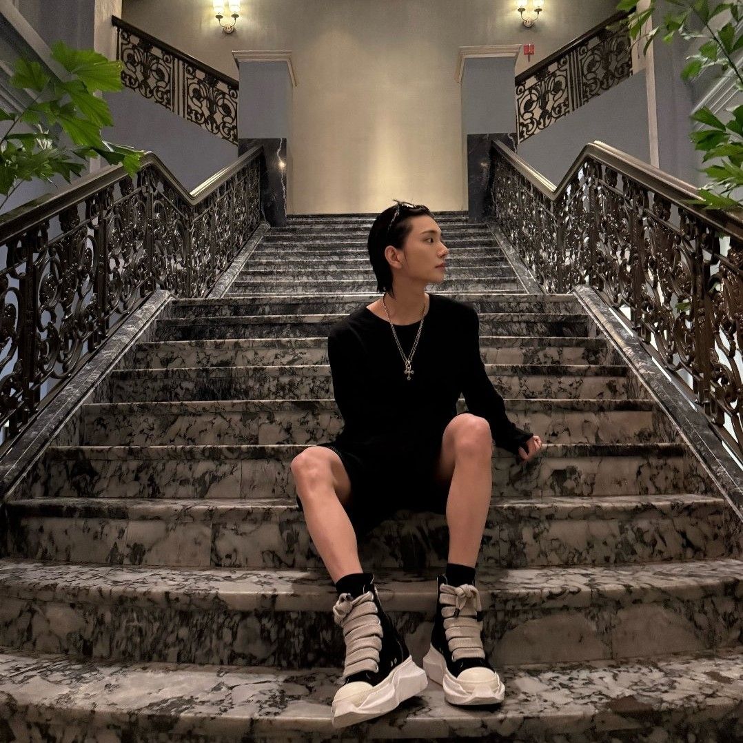 Latest photo of Joshua (SEVENTEEN)