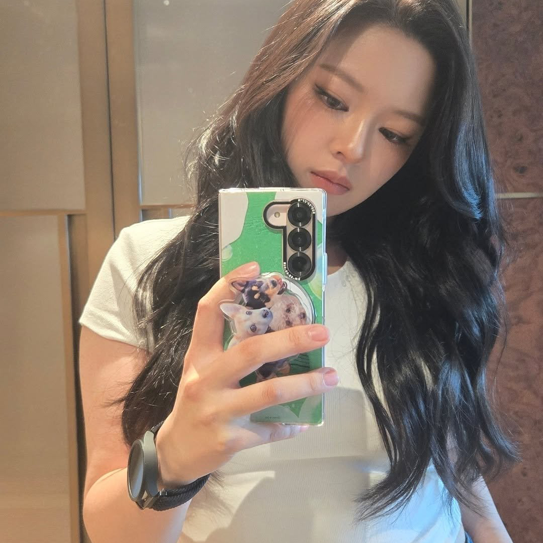 Foto aktivitas terbaru TWICE