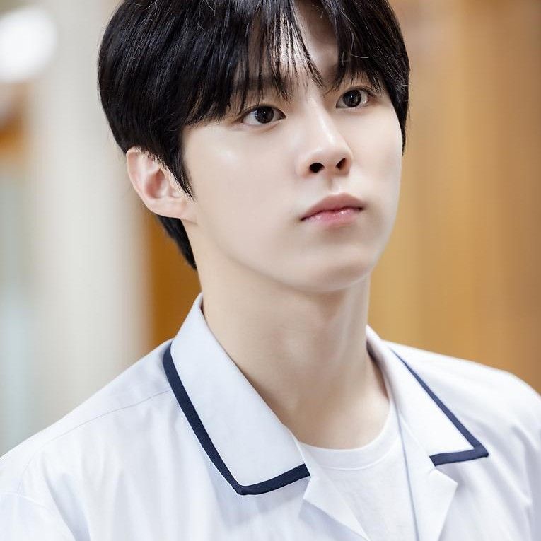 Latest photo of Kim Wooseok